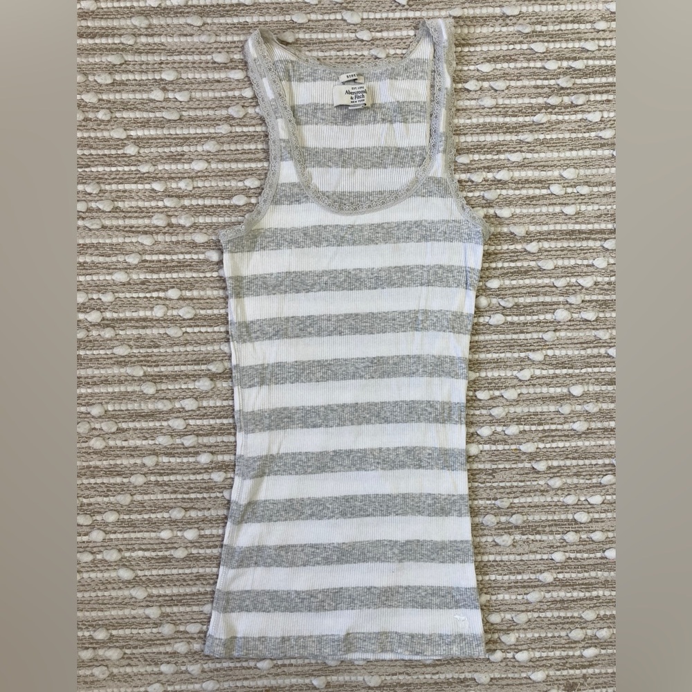 Abercrombie & Fitch Lace Trim Tank M
